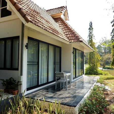 Sappraiwan Elephant Resort & Sanctuary Kaengsopha Rum bild