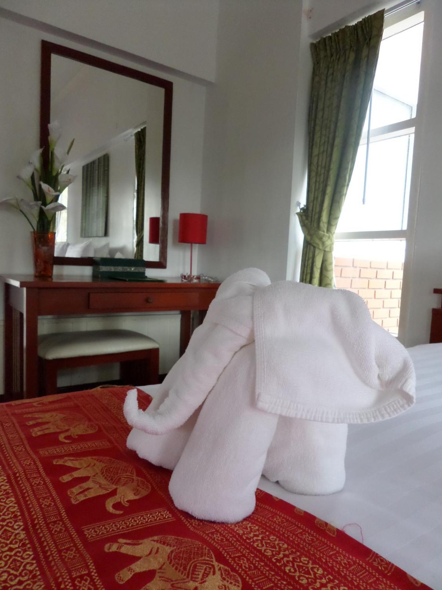 Sappraiwan Elephant Resort & Sanctuary Kaengsopha Rum bild